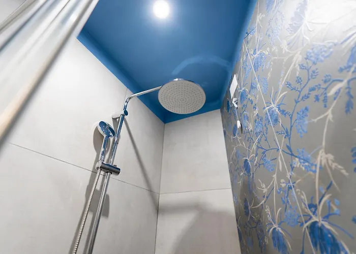 Rerent - 81 Manzoni Rome