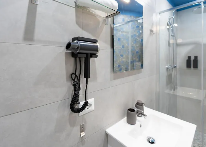 Rerent - 81 Manzoni Rome