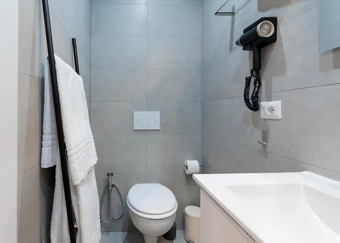 Rerent - 81 Manzoni