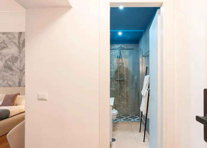 Rerent - 81 Manzoni Guest house 4*