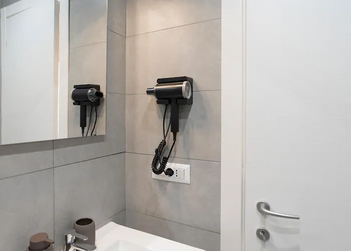 Rerent - 81 Manzoni 4*